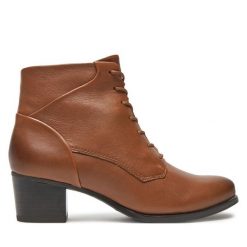 Botki Caprice. Brązowe botki Caprice, bez wzorów, bez obcasa, na słupku, bez zapięcia. Za 519.99 zł.