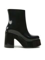 Melissa Botki Melissa Nubia Ii Ad 33958 Czarny. Czarne botki Melissa, bez wzorów, z tworzywa sztucznego, bez obcasa, na słupku, bez zapięcia. Za 839.99 zł.