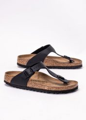 Birkenstock Gizeh BF Japonki damskie czarne. Czarne klapki Birkenstock, bez wzorów, bez obcasa. Za 319.99 zł.