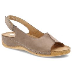 Beżowe Sandały Armodo Skórzane Obuwie Damskie. Brązowe sandały Armodo, bez wzorów, ze skóry, eleganckie, bez obcasa, bez zapięcia. Za 249.00 zł.