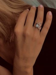 Les Petites Précieuses Srebrny pierścionek z kamieniami szlachetnymi rozmiar: 54. Różowe pierścionki Les Petites Précieuses, z cyrkonią, srebrne. Za 297.26 zł.