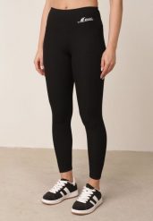 Czarne Legginsy w Prążki z Wysokim Stanem Ozdobione Haftowanym Napisem Aegerine. Czarne legginsy sportowe Born2be, m, z aplikacjami, z jeansu, z podwyższonym stanem. Za 29.99 zł.