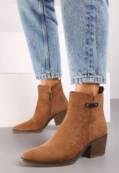 Brązowe Botki Kowbojki na Słupku Ozdobione Nitami Ferisa. Brązowe botki Renee, bez wzorów, z jeansu, bez obcasa, na obcasie, bez zapięcia. Za 109.99 zł.