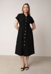 Czarna Sukienka Koszulowa z Bawełną Wiskozą i Ozdobnymi Guzikami Parranes. Czarne sukienki Born2be, na co dzień, l, bez wzorów, z bawełny, eleganckie, bez kołnierzyka, bez ramiączek, midi, dopasowane. Za 159.99 zł.