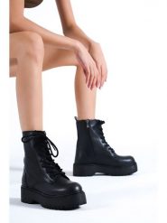 Trendyol Botki w kolorze czarnym rozmiar: 37. Czarne botki Trendyol, bez wzorów, bez obcasa, bez zapięcia. Za 131.12 zł.