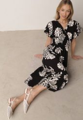 Czarna Wiskozowa Sukienka o Rozkloszowanym Kroju z Kopertowym Dekoltem Morgassa. Czarne sukienki Born2be, na co dzień, na lato, l, bez wzorów, z jeansu, eleganckie, bez kołnierzyka, bez ramiączek, midi, kopertowe. Za 79.99 zł.