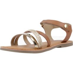 Sandały Gioseppo Model Lawtey Kolor Brązowy. Brązowe sandały Gioseppo, bez wzorów, ze skóry, bez obcasa, bez zapięcia. Za 145.55 zł.