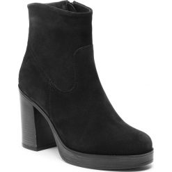 Botki QUAZI - QZ-22-03-000389 201. Czarne botki QUAZI, bez wzorów, z materiału, bez obcasa, na obcasie, bez zapięcia. Za 399.00 zł.