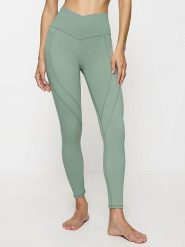 Triumph Legginsy sportowe w kolorze zielonym rozmiar: M. Zielone legginsy Triumph, m, bez wzorów, z materiału, z podwyższonym stanem, outdoorowe. Za 119.68 zł.