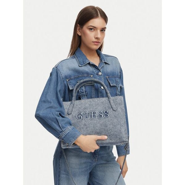 Torebka Guess. Niebieskie torebki klasyczne Guess, z aplikacjami, bez dodatków. Za 389.99 zł.