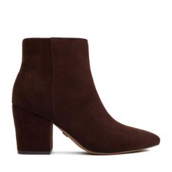 Botki Nine West. Brązowe botki Nine West, bez wzorów, bez obcasa, na słupku, bez zapięcia. Za 269.99 zł.