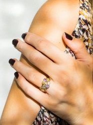 DIAMOND & CO Złoty pierścionek "Kamina" z kamieniami szlachetnymi rozmiar: 52. Żółte pierścionki Diamond & Co, z ametystem, złote. Za 1,481.95 zł.