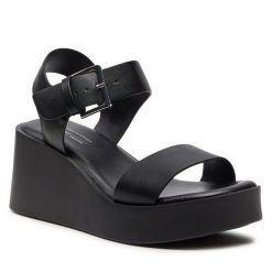 Sandały Call It Spring. Czarne sandały Call it Spring, bez wzorów, bez obcasa, na koturnie, bez zapięcia. Za 249.99 zł.