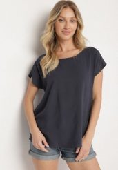 Granatowa Bluzka z Wiskozy o Kroju Oversize Liruvia. Niebieskie bluzki Born2be, l, bez wzorów, z jeansu, bez kołnierzyka, bez ramiączek. W wyprzedaży za 50.99 zł.