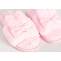 Pluszowe kapcie z uszami - Różowy. Obuwie domowe Sinsay. Za 29.99 zł.