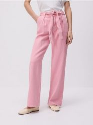 Jeansy wide leg z wiązaniem - różowy. Czerwone jeansy Reserved, bez wzorów. W wyprzedaży za 79.99 zł.