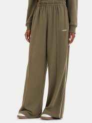 Adidas Spodnie dresowe Seasonal Essentials Colorpop KV6864 Zielony ciemny Wide Fit. Zielone spodnie dresowe Adidas, xs, bez wzorów, z bawełny. Za 239.99 zł.