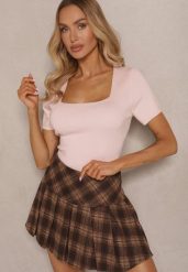 Różowa Bluzka z Modalem Wiskozą i Kwadratowym Dekoltem Sanelora. Czerwone bluzki Renee, m, bez wzorów, z jeansu, eleganckie, bez kołnierzyka, bez ramiączek. W wyprzedaży za 69.99 zł.
