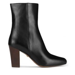 Botki GINO ROSSI. Czarne botki Gino Rossi, bez wzorów, bez obcasa, na słupku, bez zapięcia. Za 379.99 zł.