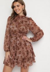 Brązowa Sukienka Rozkloszowana z Falbankami Zdobiona Metaliczną Nicią Ravistiel. Brązowe sukienki Born2be, na co dzień, m, z aplikacjami, eleganckie, bez kołnierzyka, bez ramiączek, mini, rozkloszowane. Za 129.99 zł.