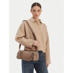 Torebka Guess. Brązowe torebki klasyczne Guess, z aplikacjami, bez dodatków. Za 402.99 zł.