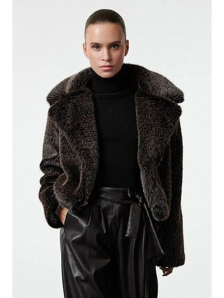 Trendyol Płaszcz pluszowy w kolorze ciemnobrązowym rozmiar: XS/S. Brązowe płaszcze Trendyol, s, bez wzorów, bez kaptura. Za 175.26 zł.