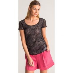 Czarna bluzka Twinset U&B z koronki. Czarne bluzki Twinset U&B, l, z aplikacjami, z koronki, bez kołnierzyka, bez ramiączek. Za 319.50 zł.