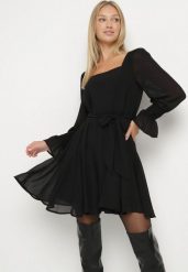 Czarna Sukienka Vices z Siateczkowymi Rękawami i Wiązanym Paskiem Resnala. Czarne sukienki Born2be, na co dzień, l, bez wzorów, z materiału, eleganckie, bez kołnierzyka, bez ramiączek, midi, rozkloszowane. Za 139.99 zł.