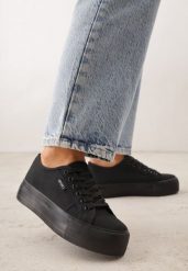 Czarne Klasyczne Trampki VICES w Stylu Basic Riovanna. Czarne trampki Born2be, bez wzorów, z jeansu, bez zapięcia. Za 69.99 zł.