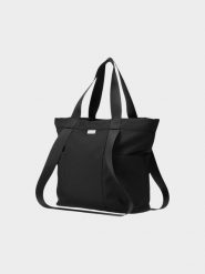 4F Torba na ramię - czarna Uniwersalny. Czarne torby na ramię 4f, bez wzorów, z syntetyku, eleganckie, na ramię, bez dodatków. W wyprzedaży za 59.99 zł.