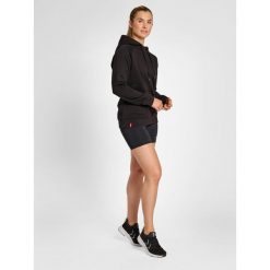Bluza fitness damska Hummel red Heavy z kapturem. Czarne bluzy sportowe Hummel, m, bez wzorów, z kapturem. W wyprzedaży za 160.15 zł.