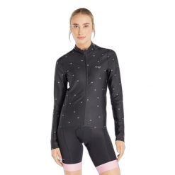 Damska wodoodporna kurtka z długim rękawem Protest Prtpecans. Czarne kurtki sportowe Protest, bez wzorów, bez kaptura, rowerowe. Za 409.50 zł.