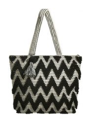 BLE Torebka w kolorze czarnym - 38 x 38 x 15 cm rozmiar: onesize. Czarne torby na ramię BLE, z aplikacjami, z bawełny, na ramię, bez dodatków. Za 169.63 zł.
