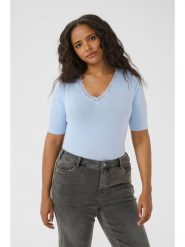 KAFFE curve Koszulka w kolorze błękitnym rozmiar: L. Niebieskie bluzki KAFFE curve, l, bez wzorów, z koronki, bez kołnierzyka, bez ramiączek. Za 60.99 zł.