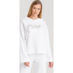BLUZA Armani Exchange. Białe bluzy Armani Exchange, l, bez wzorów, z materiału, z kapturem. Za 287.40 zł.