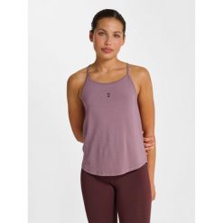 Damski tank top Hummel Yoga Soft. Fioletowe topy Hummel, bez wzorów, bez kołnierzyka, bez ramiączek. Za 153.50 zł.