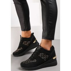 Czarne Sneakersy Sinanthus. Czarne obuwie sportowe Renee, z materiału, przed kostkę, bez zapięcia. Za 79.99 zł.
