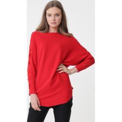 Czerwony Sweter Harlow. Czerwone swetry Born2be, l, z aplikacjami, z koronki, bez ramiączek. Za 89.99 zł.