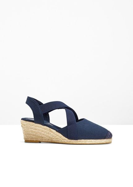 Sandały na koturnie z elastycznymi paskami. Niebieskie sandały bonprix, bez wzorów, eleganckie, bez obcasa, na koturnie, bez zapięcia. Za 79.99 zł.