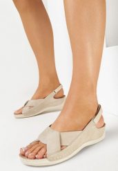 Beżowe Brokatowe Sandały na Koturnie z Paskiem na Piętę Heloitta. Brązowe sandały Born2be, bez wzorów, glamour, bez obcasa, na koturnie, bez zapięcia. Za 49.99 zł.