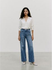Vero Moda Koszula w kolorze białym rozmiar: S. Białe koszule Vero Moda, s, bez wzorów, z wiskozy, bez kołnierzyka, bez ramiączek. Za 104.95 zł.