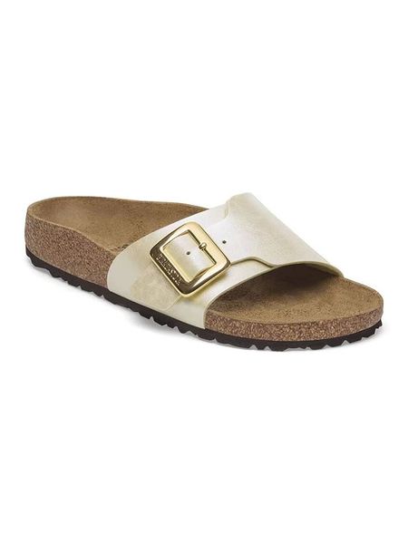 Birkenstock Klapki "Madrid" w kolorze złotym rozmiar: 41. Żółte klapki Birkenstock, bez wzorów, z otwartym noskiem, bez obcasa. Za 352.21 zł.