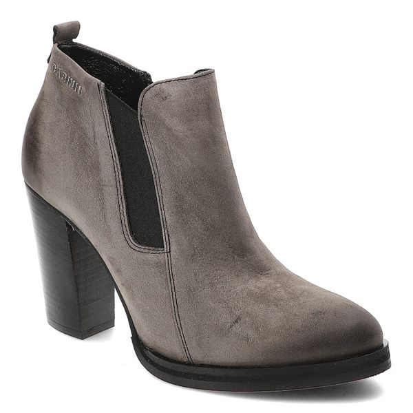 Szare Botki Carinii Eleganckie Obuwie Damskie Na Obcasie. Szare botki Carinii, bez wzorów, ze skóry, bez obcasa, na obcasie, bez zapięcia. Za 259.00 zł.