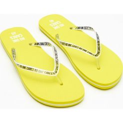 Japonki - Zielony. Klapki Cropp. Za 39.99 zł.