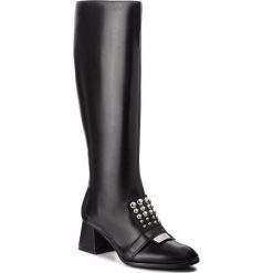 Kozaki SOLO FEMME - 14310-31-I12/000-01-00 Czarny. Czarne kozaki Solo Femme, ze skóry ekologicznej, bez obcasa, na obcasie, bez zapięcia. W wyprzedaży za 379.00 zł.