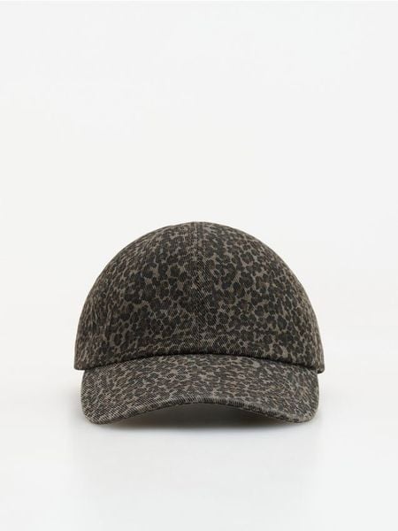 Czapka w panterkę - brązowy. Brązowe czapki Reserved, bez wzorów. Za 59.99 zł.