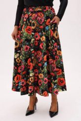 Spódnica MAKOVSKA MIDI - print w maki na czarnym tle PLUS SIZE XXL OVERSIZE. Czarne spódnice Moda Size Plus Iwanek, na co dzień, l, bez wzorów, z bawełny, eleganckie, plus size, midi, oversize. Za 339.90 zł.