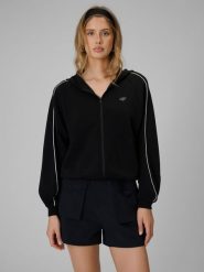 4F Bluza dresowa regular z kapturem damska - czarna L. Czarne bluzy 4f, l, bez wzorów, z dresówki, z kapturem. Za 179.99 zł.