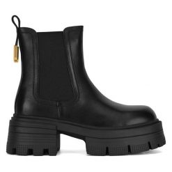 Sztyblety Badura. Czarne botki Badura, bez wzorów, bez obcasa, na słupku, bez zapięcia. Za 319.99 zł.