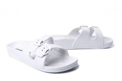 AXIM 7KL1508B biały, klapki basenowe damskie. Białe klapki Axim, bez wzorów, bez obcasa. Za 34.99 zł.
